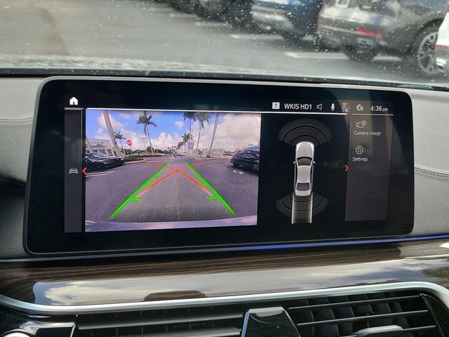 Used 2023 BMW 540i w/ Premium Package image 29