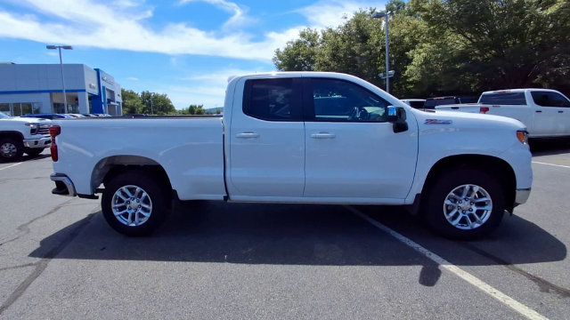 Used 2023 Chevrolet Silverado 1500 LT w/ Z71 Off-Road Package AWD/4WD image 9