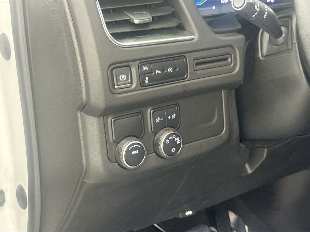 Used 2023 Chevrolet Suburban LT RWD image 10
