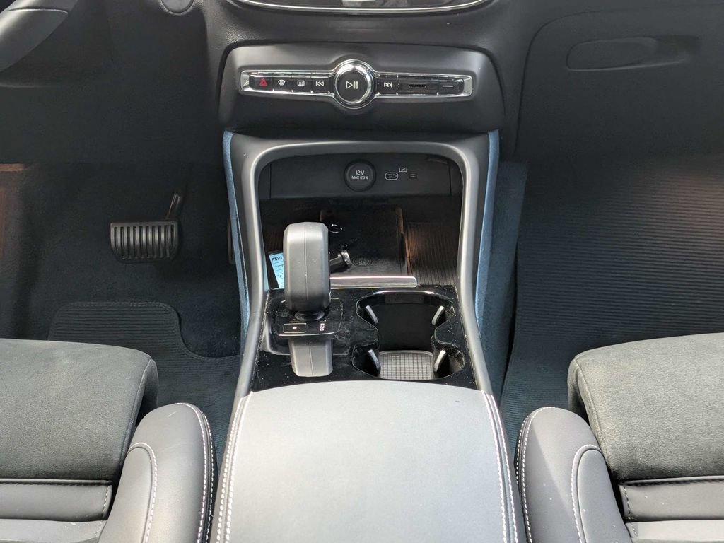 Certified 2023 Volvo XC40 Recharge Plus AWD/4WD image 23