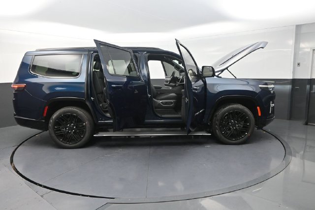 New 2026 Jeep Grand Wagoneer Limited AWD/4WD image 43
