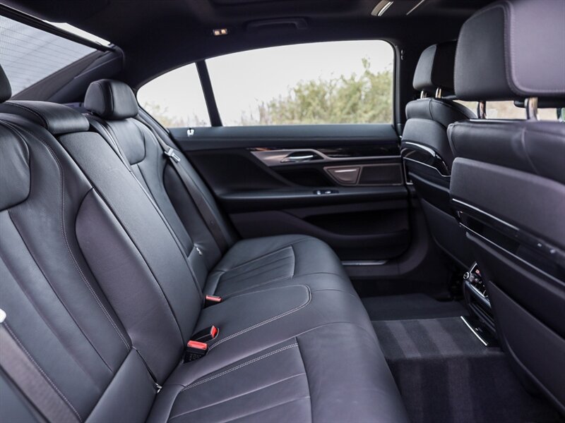 Used 2021 BMW 740i w/ M Sport Package RWD image 23
