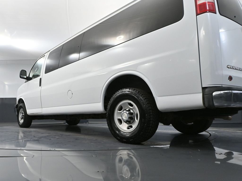 Used 2017 Chevrolet Express 3500 LT w/ LT Preferred Equipment Group image 45