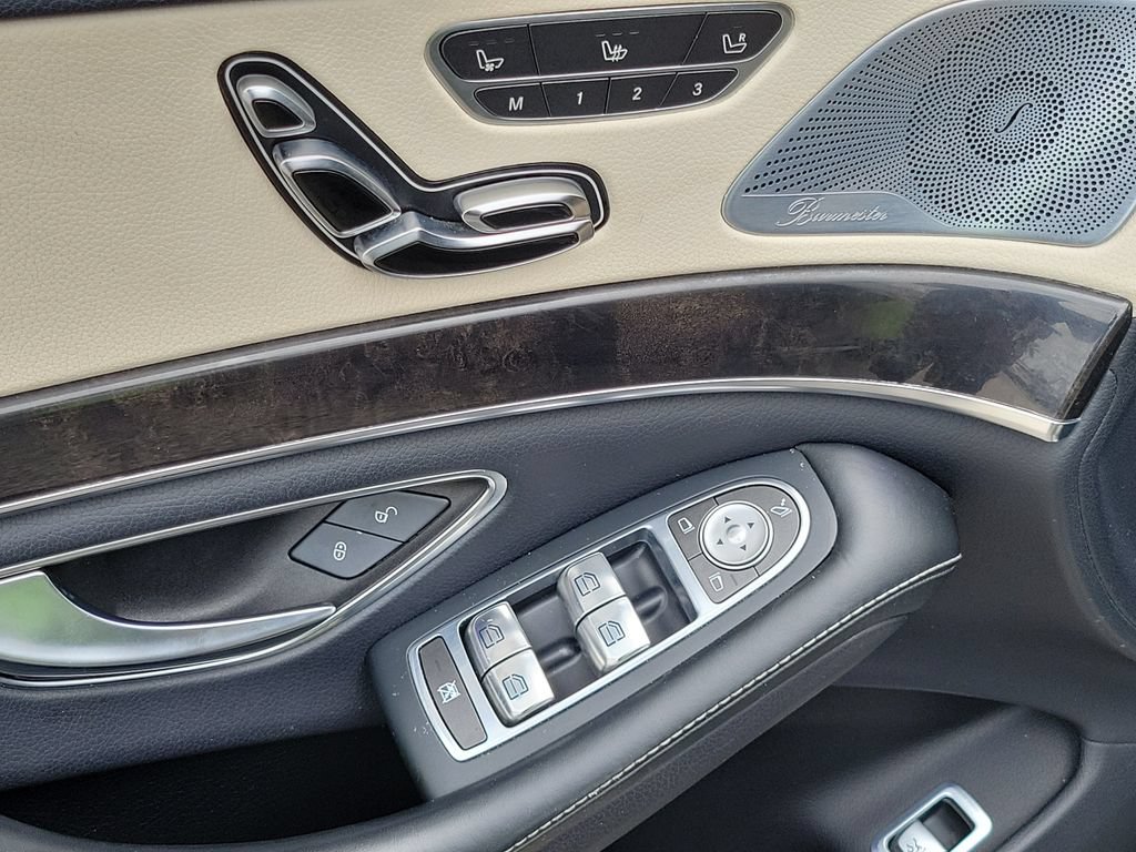 Used 2018 Mercedes-Benz S 560 Sedan image 27