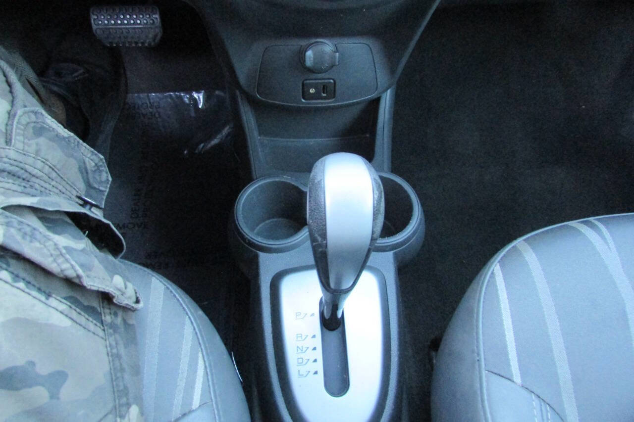 Used 2014 Chevrolet Spark LT image 34