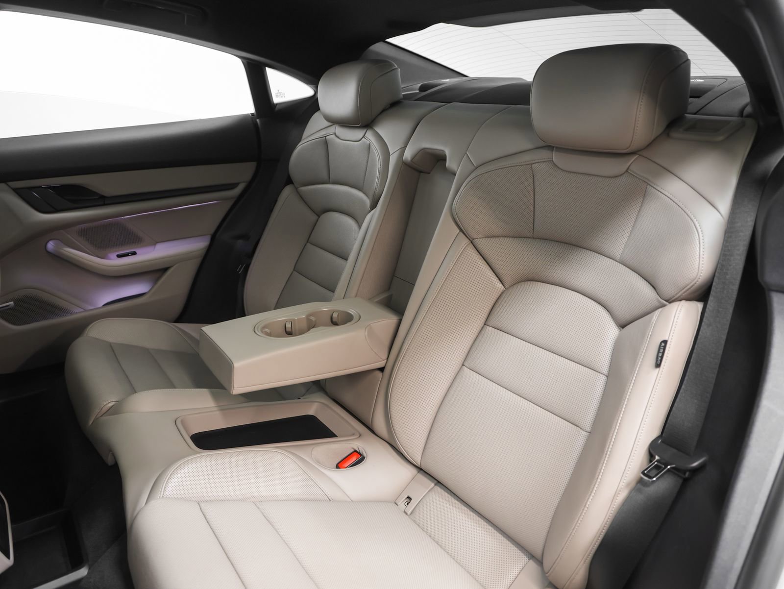 Certified 2021 Porsche Taycan image 37