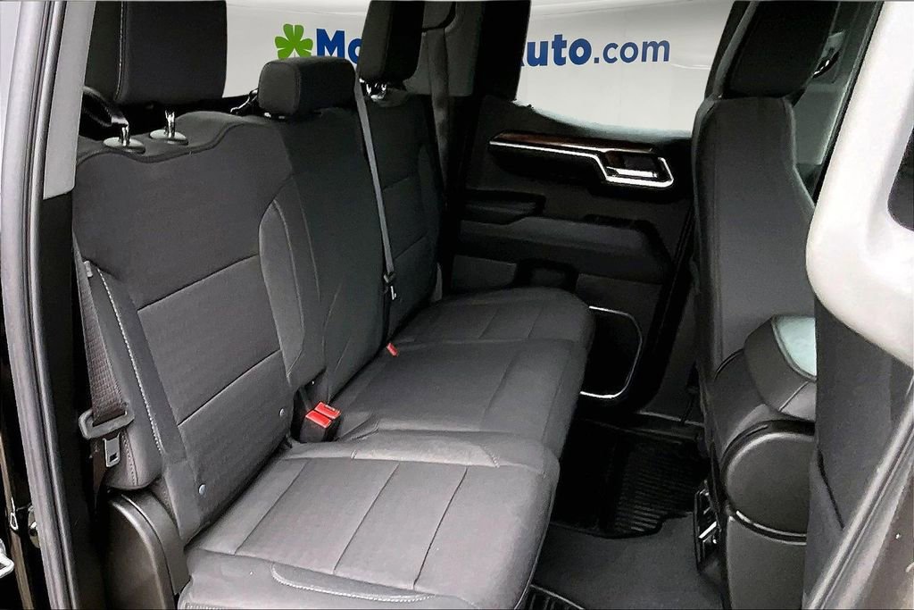 Used 2025 Chevrolet Silverado 1500 LT AWD/4WD image 25