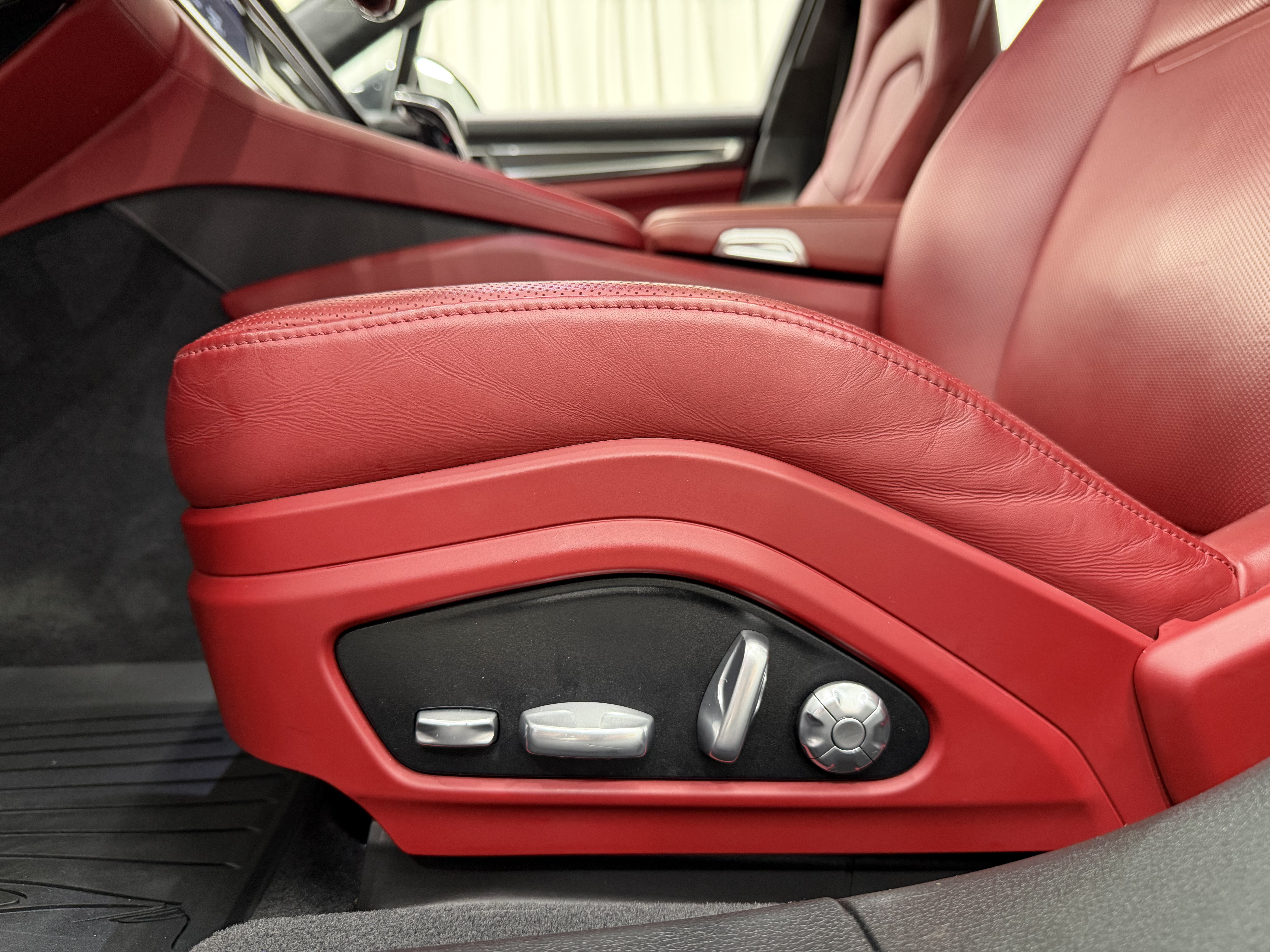 Used 2019 Porsche Panamera Turbo S AWD/4WD image 33