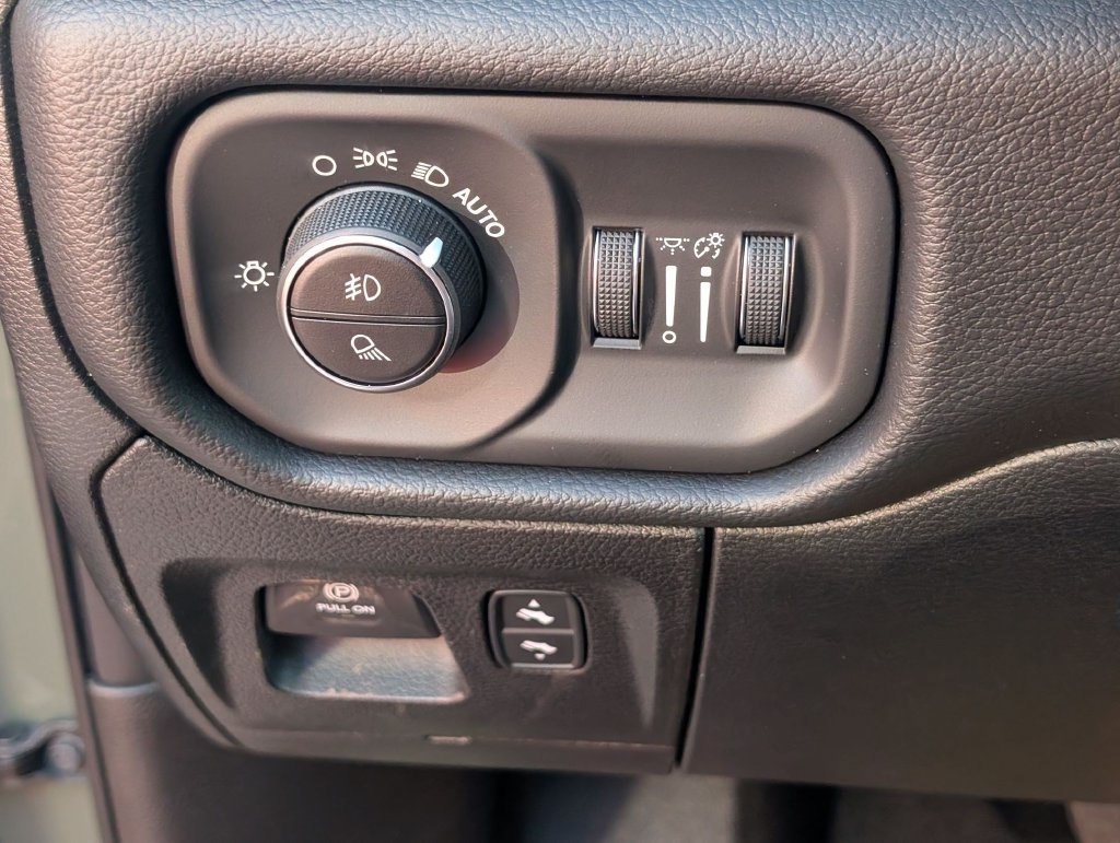 New 2026 RAM 1500 Big Horn AWD/4WD image 14