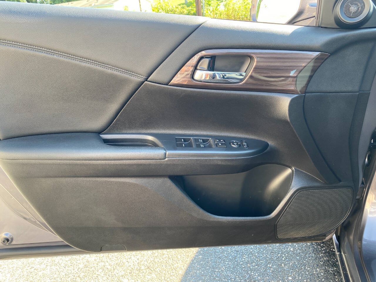 Used 2016 Honda Accord EX image 11