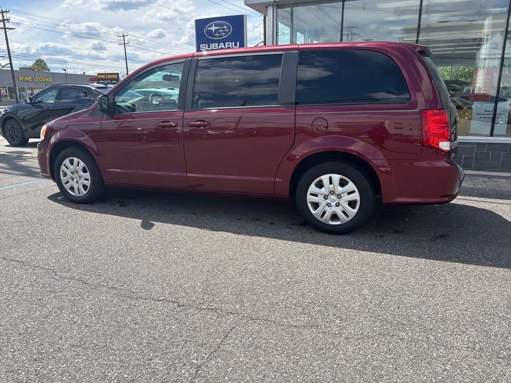 Used 2018 Dodge Grand Caravan SE w/ UConnect Hands-Free Group FWD image 8