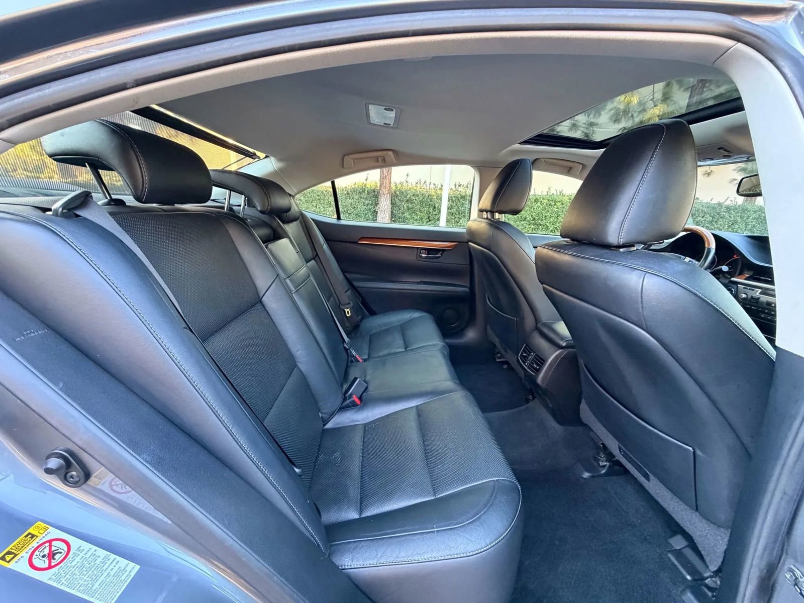 Used 2013 Lexus ES 300h w/ Luxury Pkg image 16