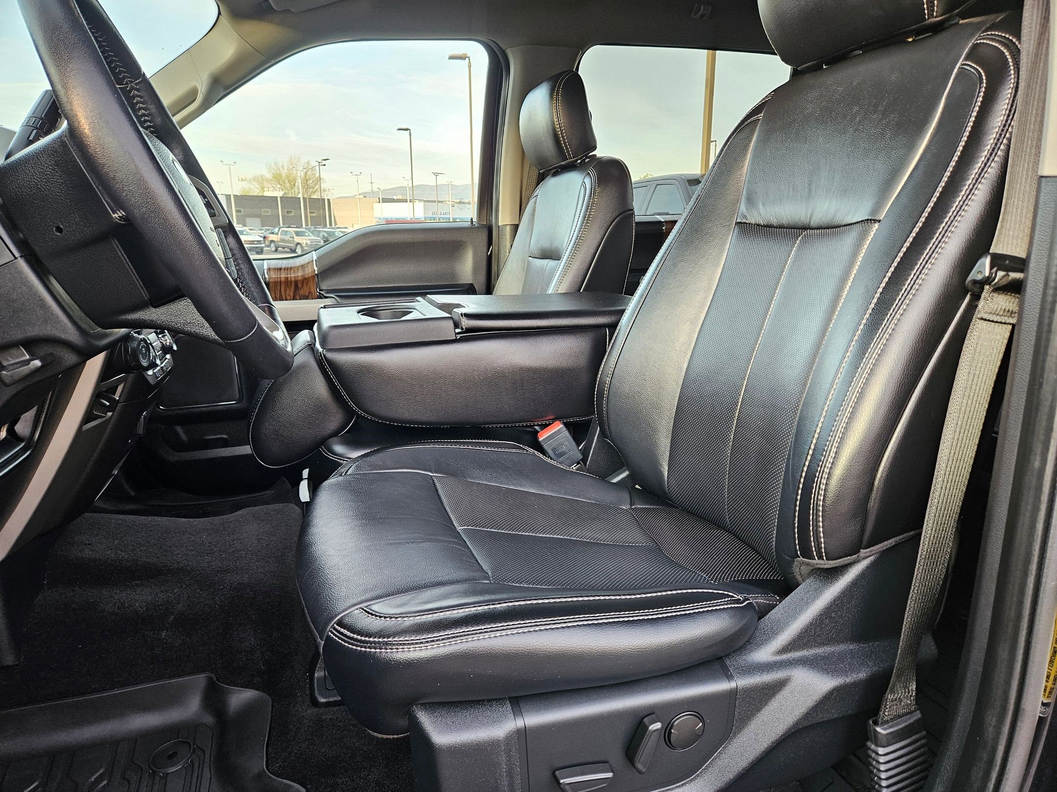 Used 2020 Ford F150 Lariat w/ Equipment Group 501A Mid image 17