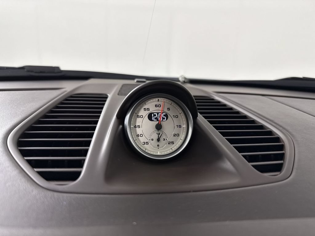 Certified 2017 Porsche 911 Carrera 4 AWD/4WD image 29