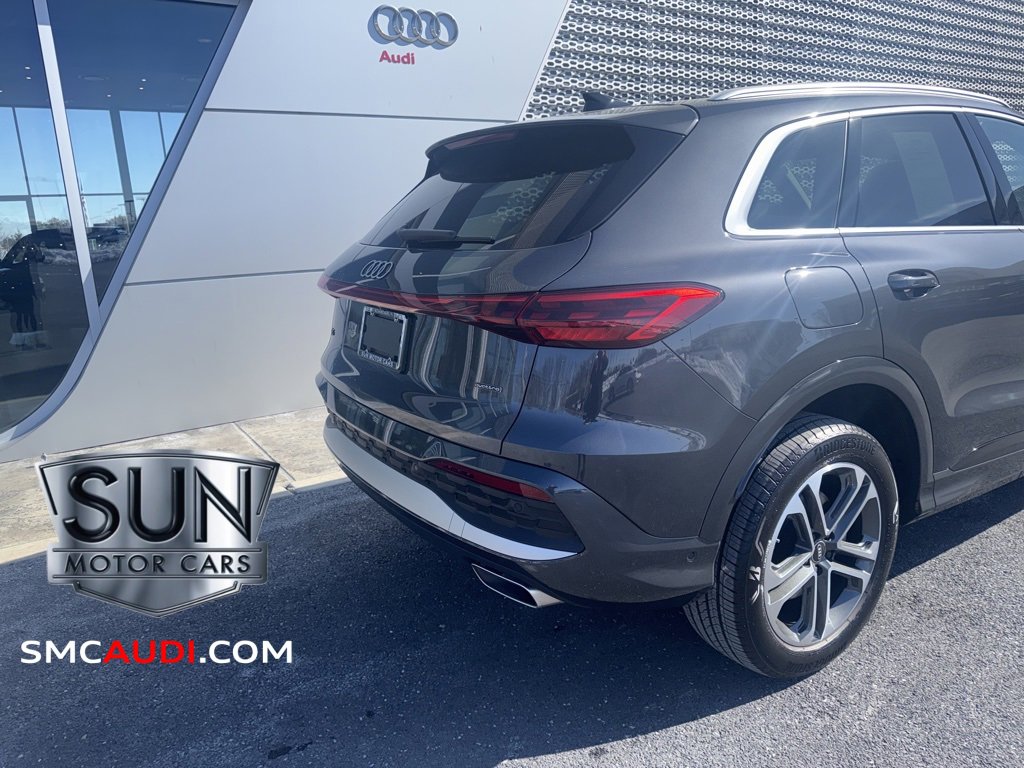 Used 2025 Audi Q5 Premium w/ Convenience Package image 6