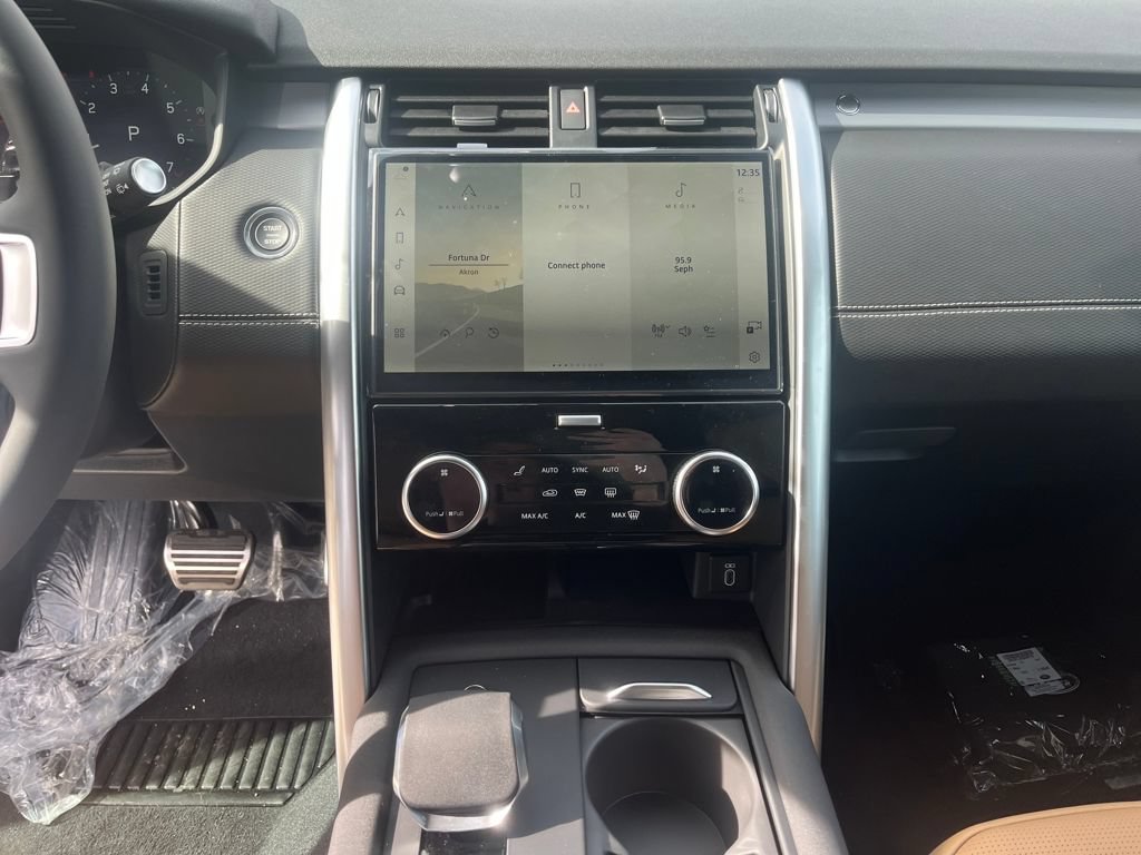New 2026 Land Rover Discovery Dynamic SE AWD/4WD image 16