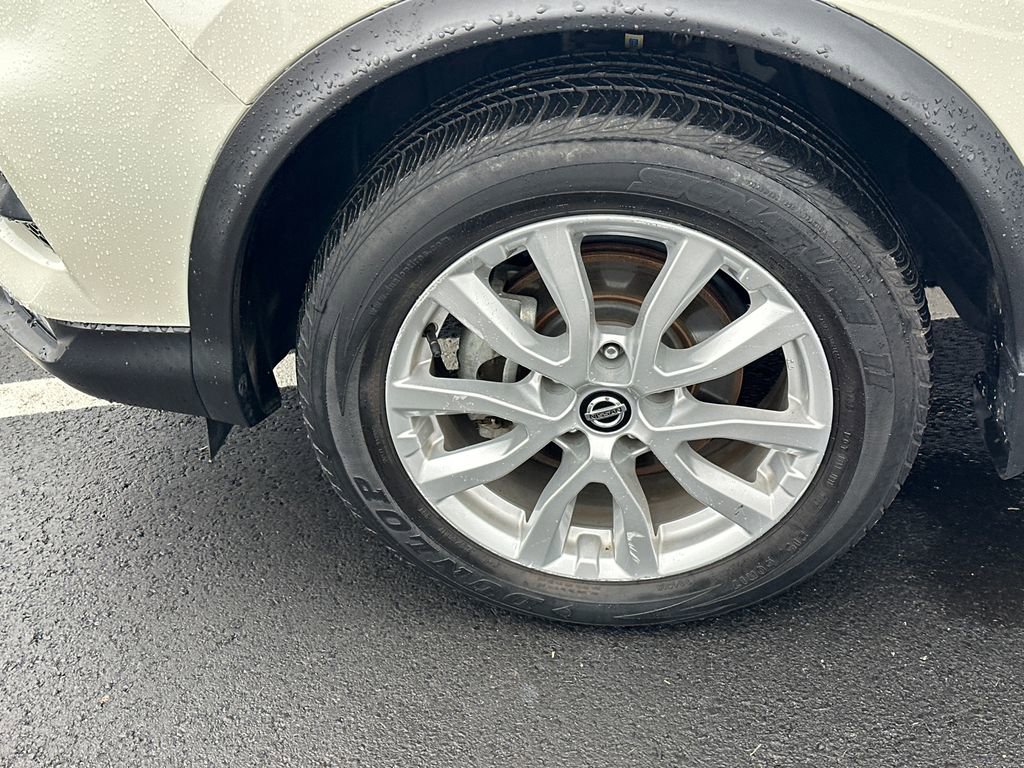 Used 2021 Nissan Rogue Sport SV image 11