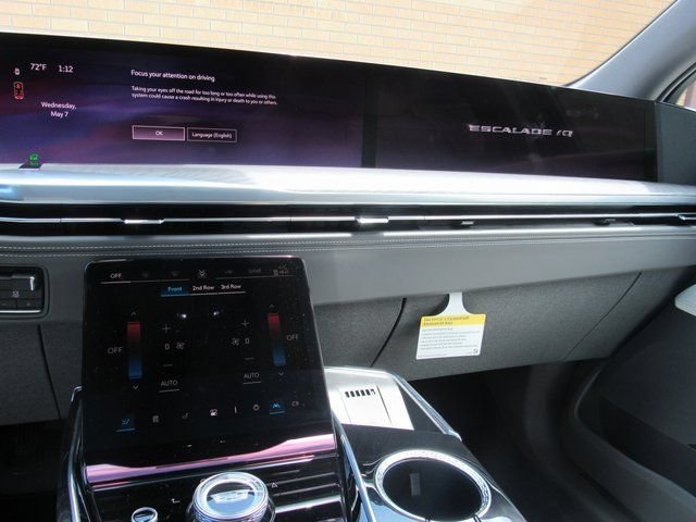 New 2025 Cadillac Escalade IQ Sport 1 w/ LPO, ONYX Package AWD/4WD image 17