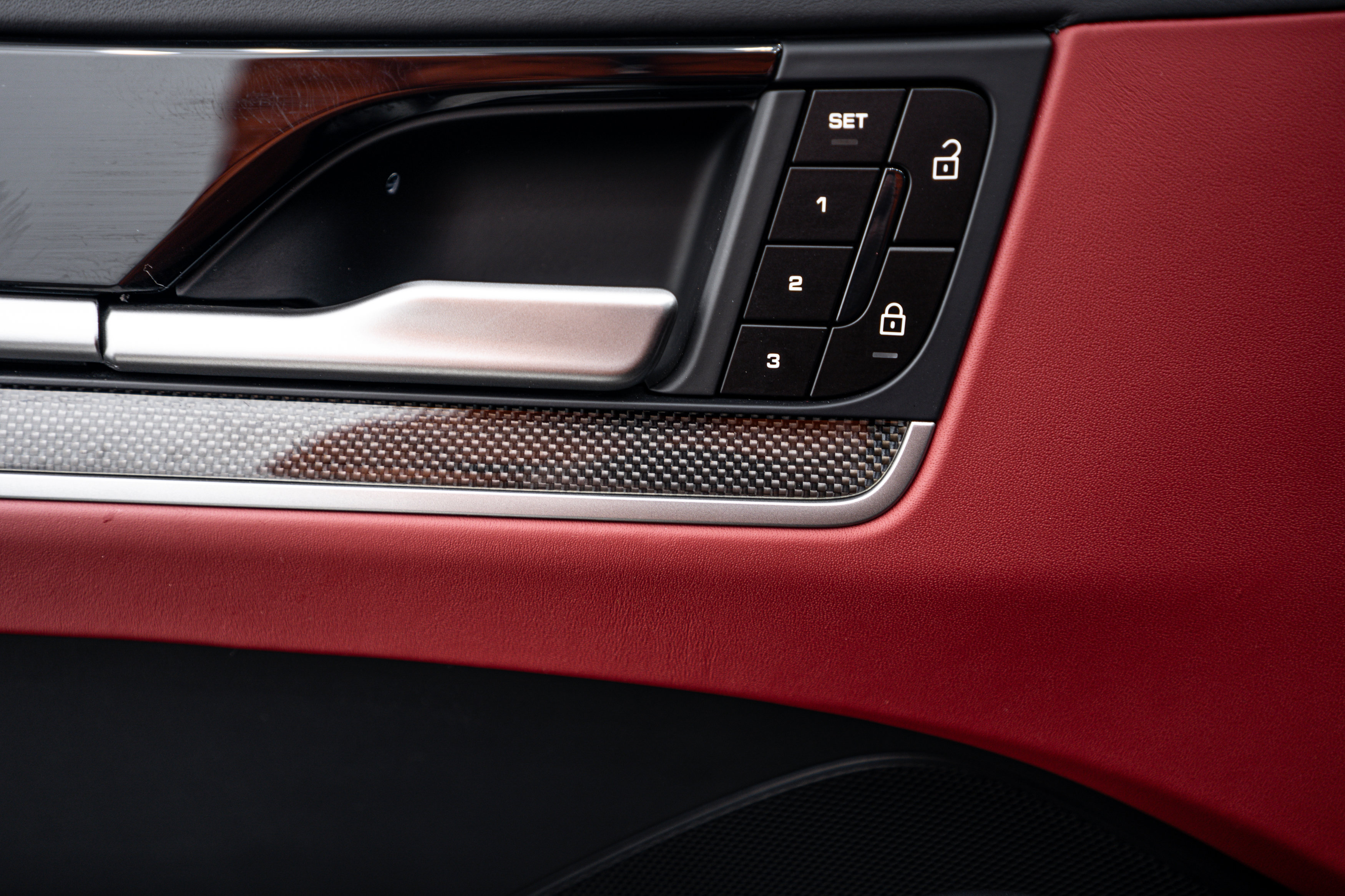 Certified 2026 Porsche Cayenne Turbo AWD/4WD image 19