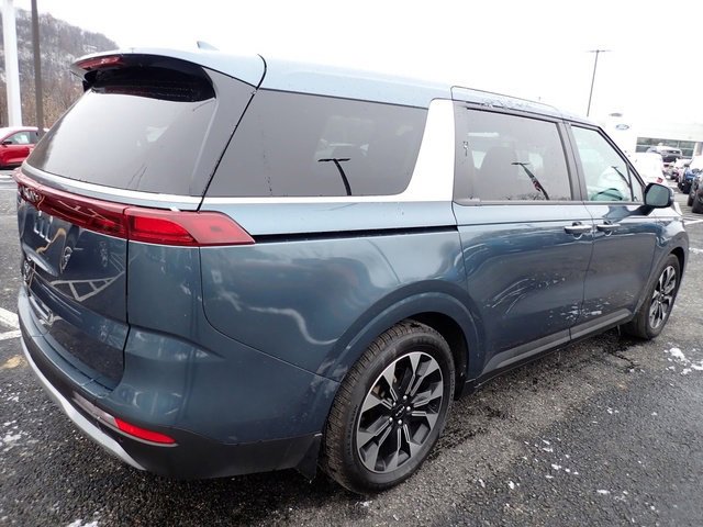 Used 2024 Kia Carnival EX image 9