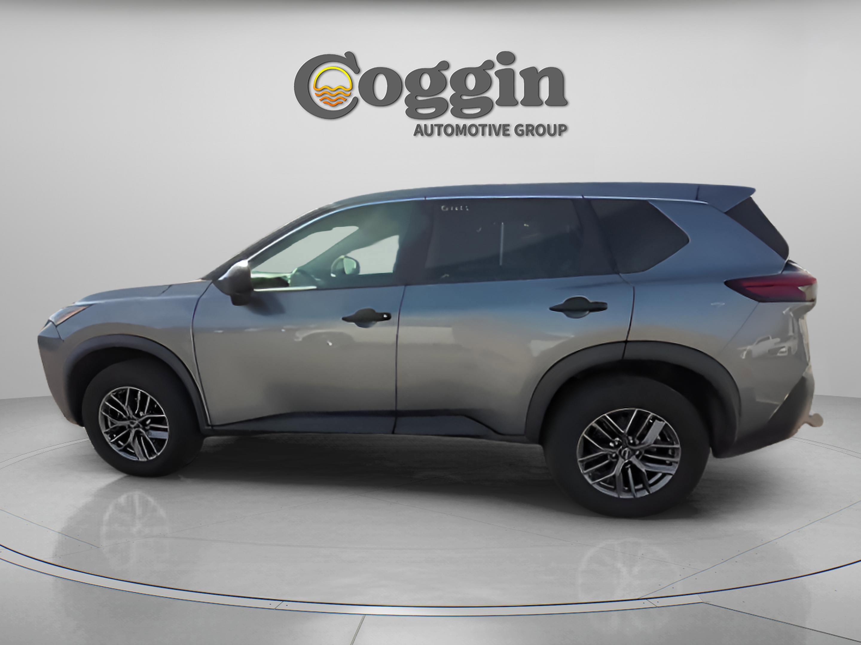 Used 2023 Nissan Rogue S image 5