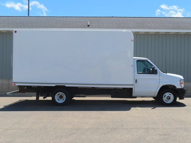 Used 2024 Ford E-450 and Econoline 450 Super Duty RWD image 3