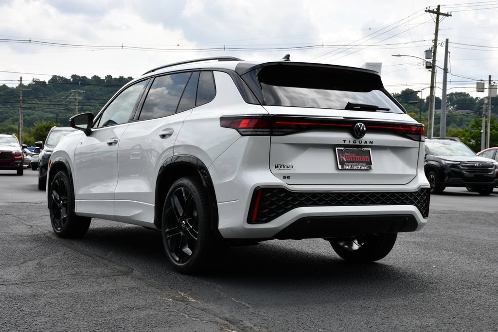 New 2026 Volkswagen Tiguan SE R-Line FWD image 5