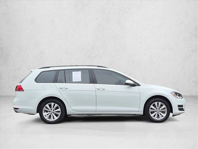Used 2017 Volkswagen Golf S AWD/4WD image 4