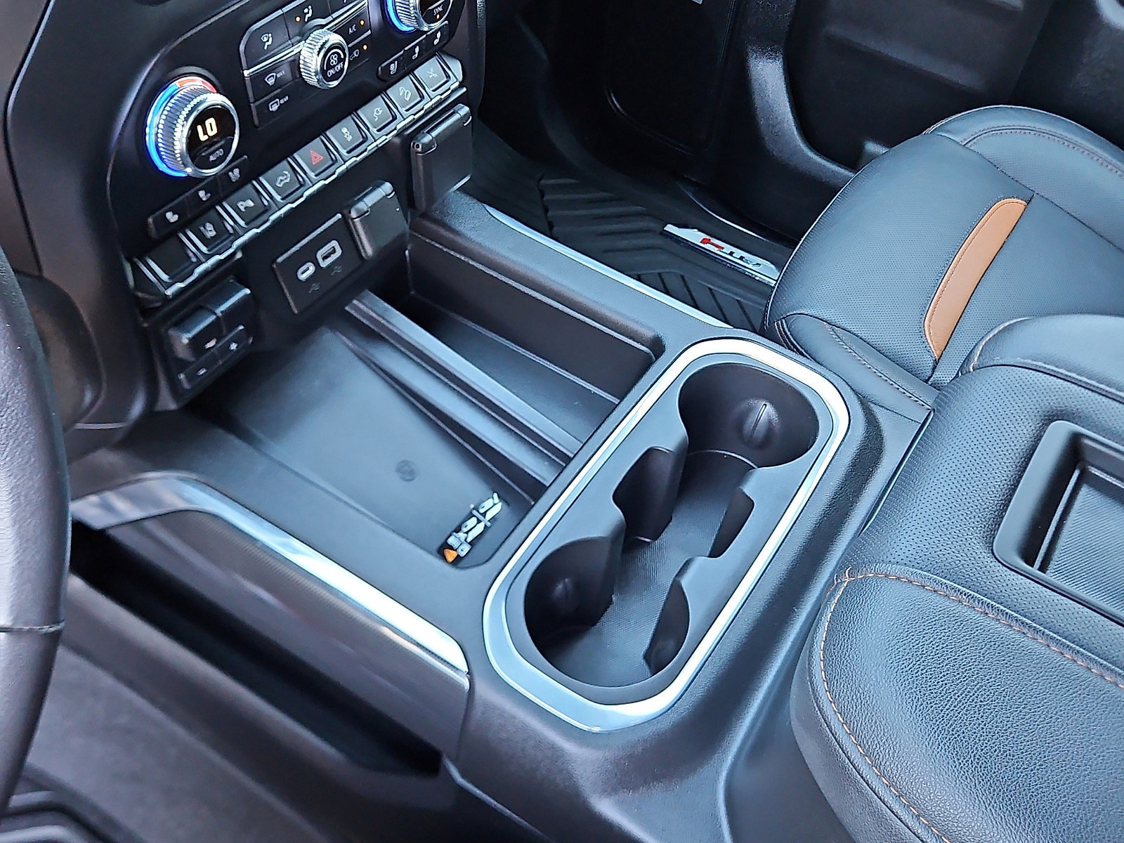 Used 2021 GMC Sierra 2500 AT4 w/ AT4 Premium Plus Package image 22