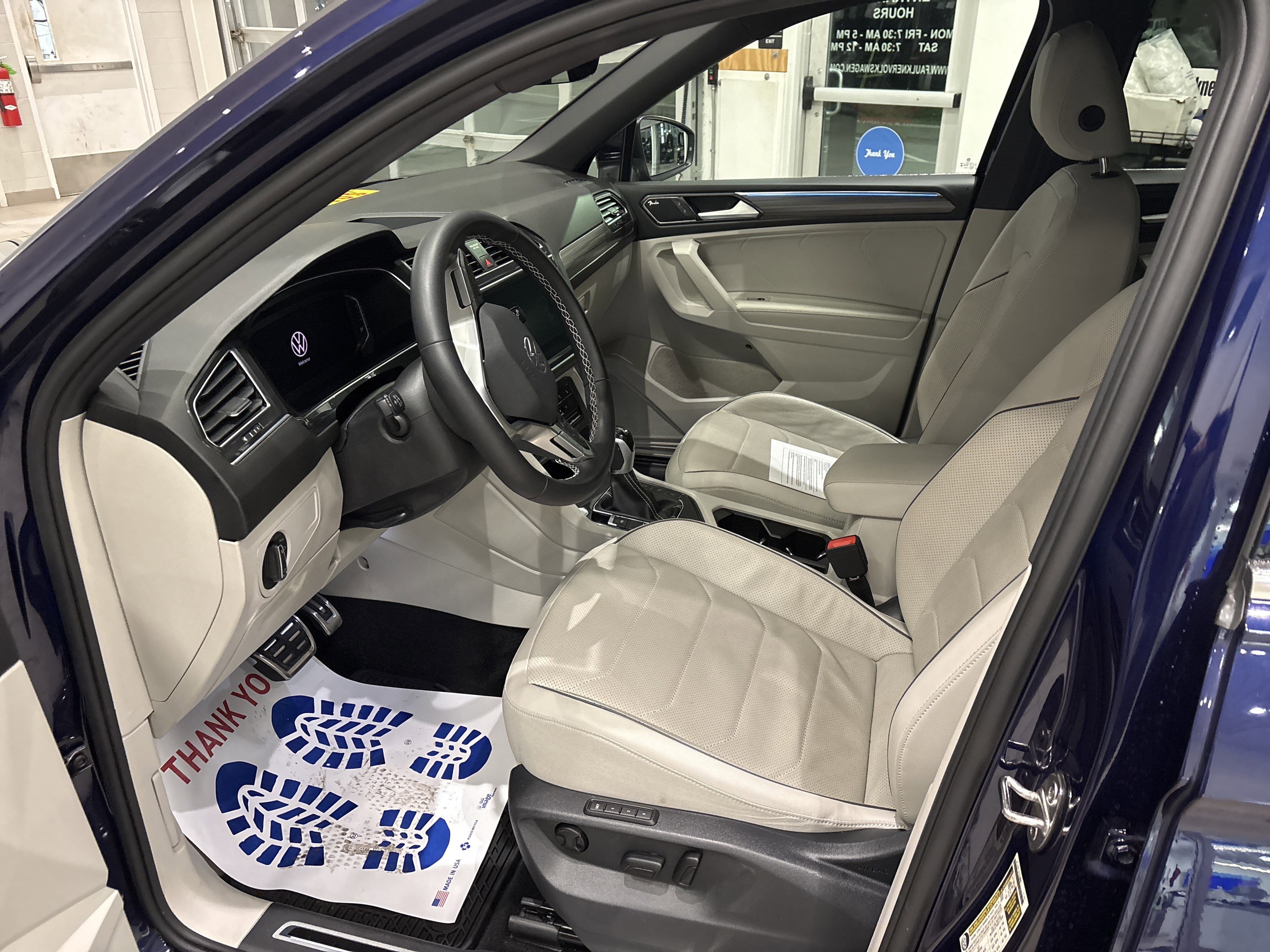 Used 2023 Volkswagen Tiguan SEL R-Line image 10