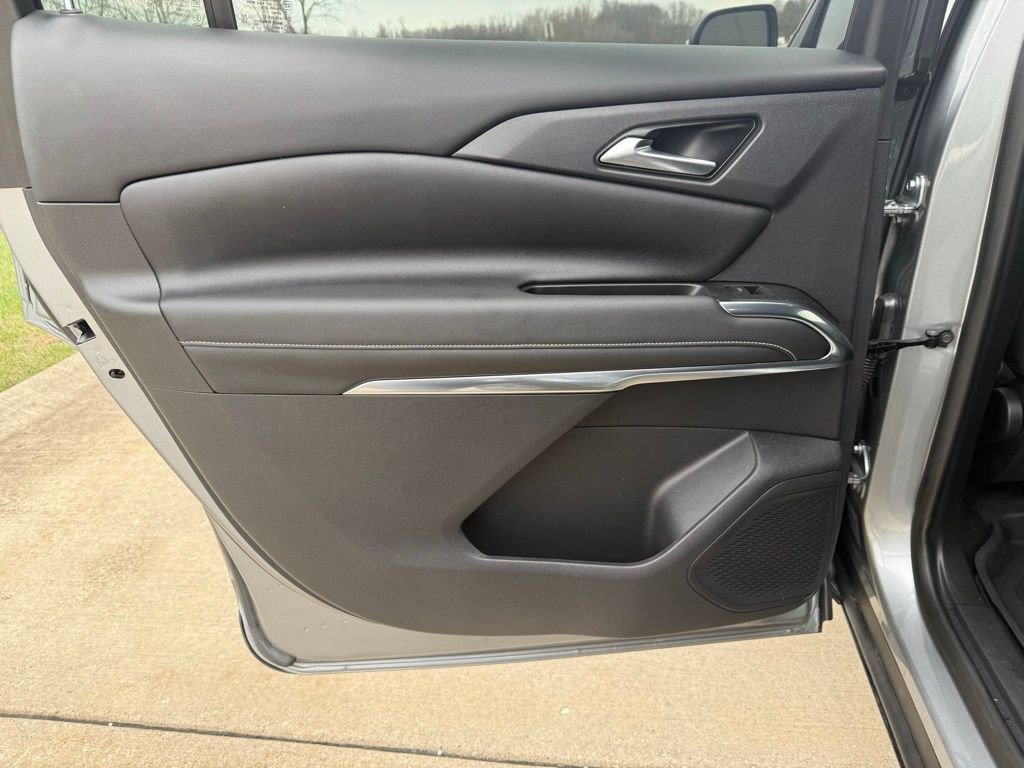 Used 2024 Chevrolet Traverse LS image 12