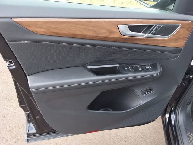 Used 2025 Volkswagen Atlas SE image 4