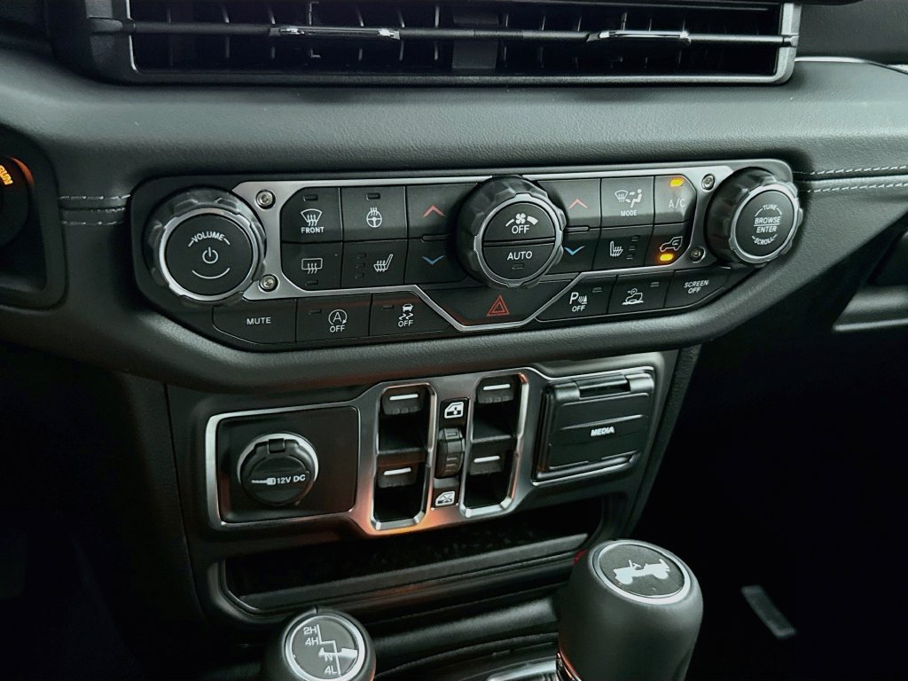 New 2027 Jeep Wrangler Unlimited Sahara AWD/4WD image 16