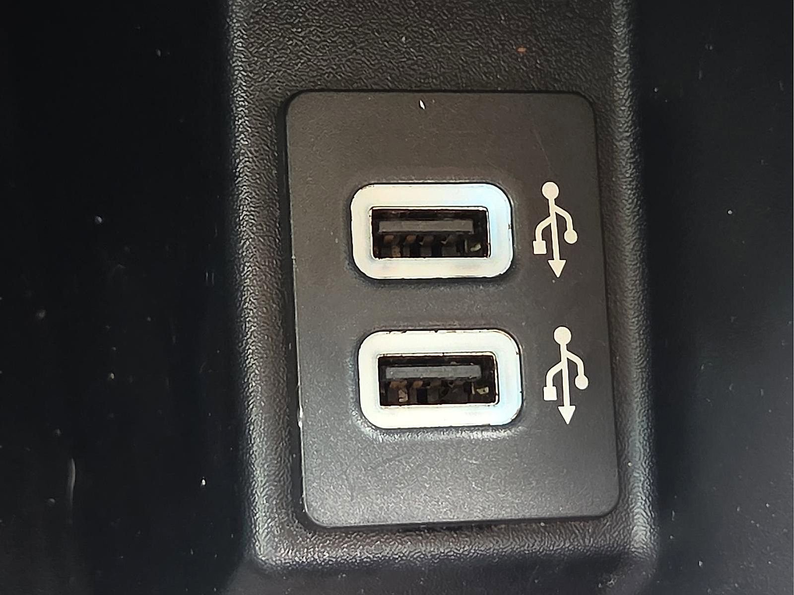 Used 2020 Ford Edge Titanium w/ Equipment Group 301A FWD image 17