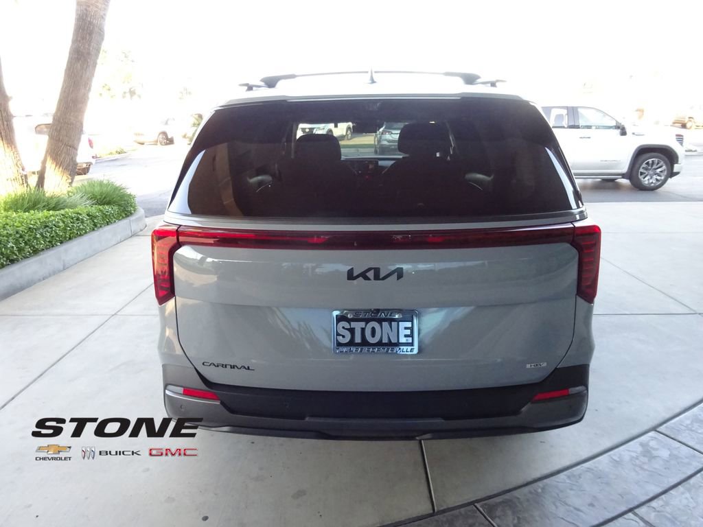 Used 2025 Kia Carnival SX Prestige image 7