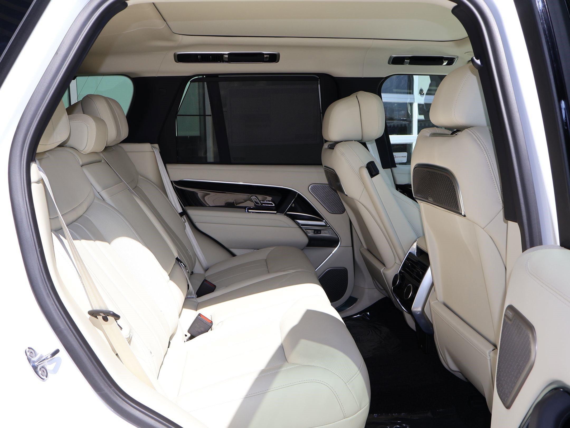 New 2026 Land Rover Range Rover Autobiography AWD/4WD image 30