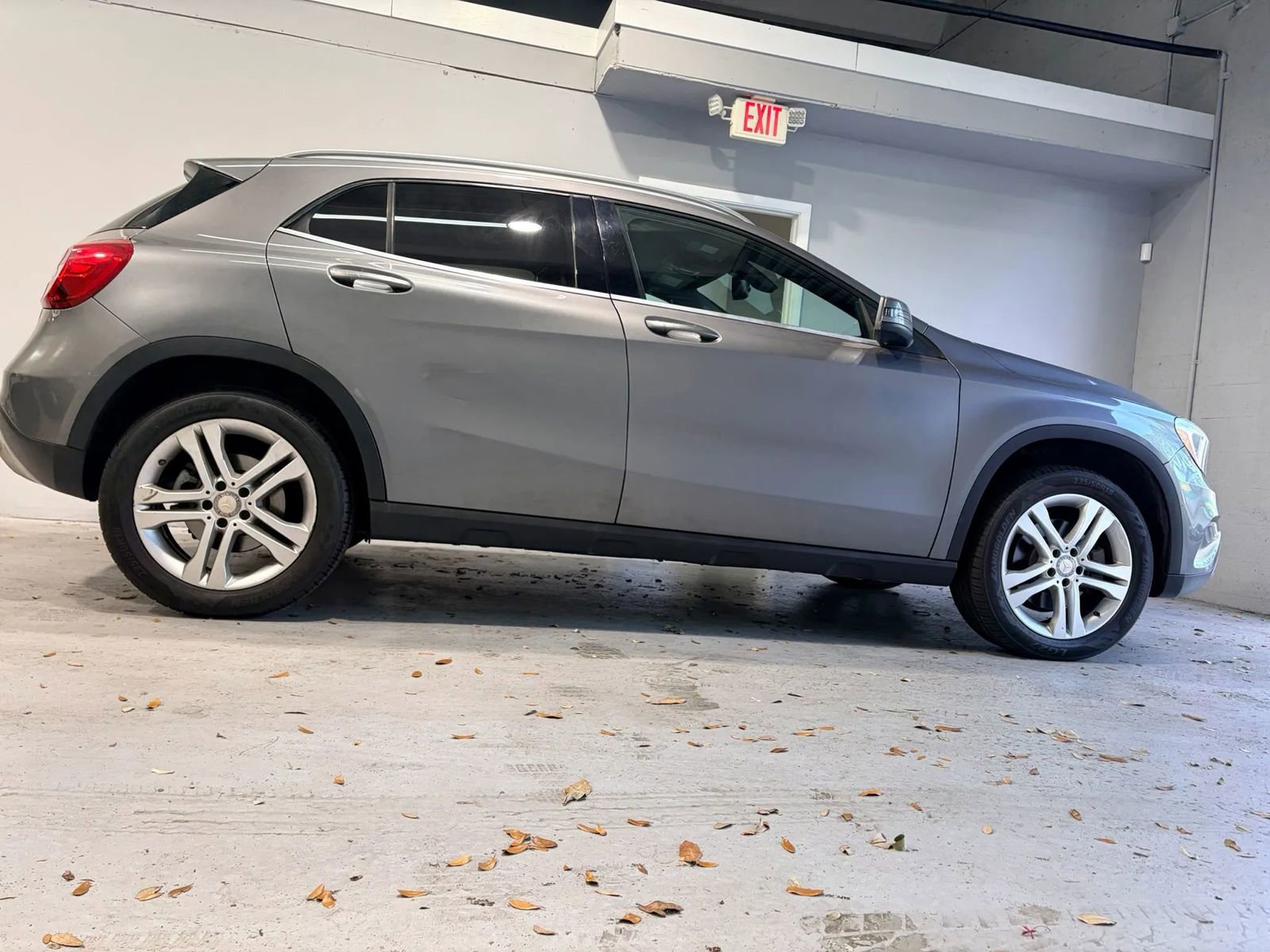 Used 2016 Mercedes-Benz GLA 250 4MATIC w/ Premium Package image 12