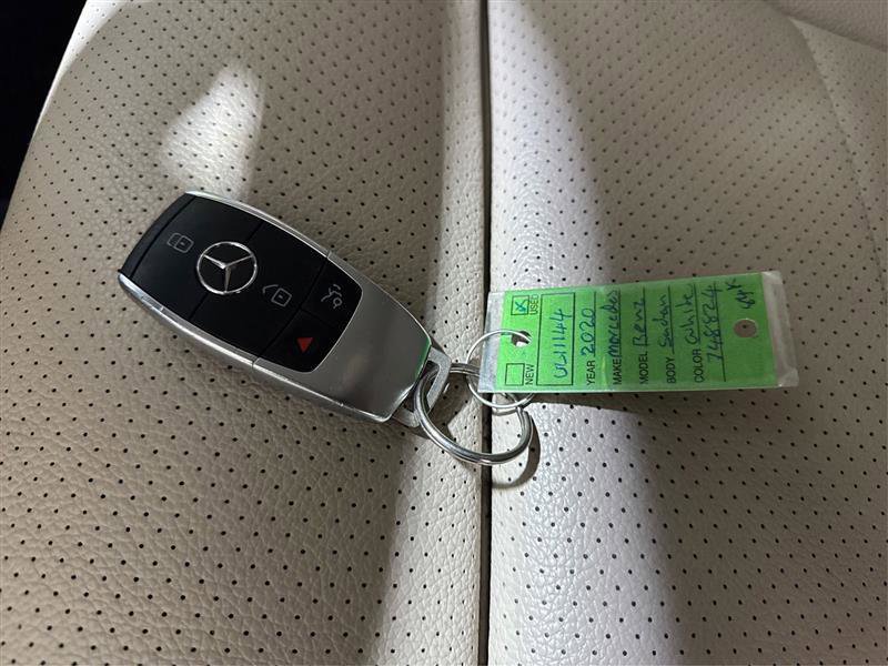 Used 2020 Mercedes-Benz GLC 300 4MATIC image 29