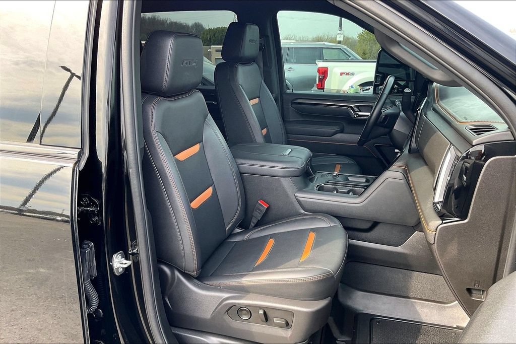 Used 2025 GMC Sierra 2500 AT4 w/ Technology Package AWD/4WD image 31