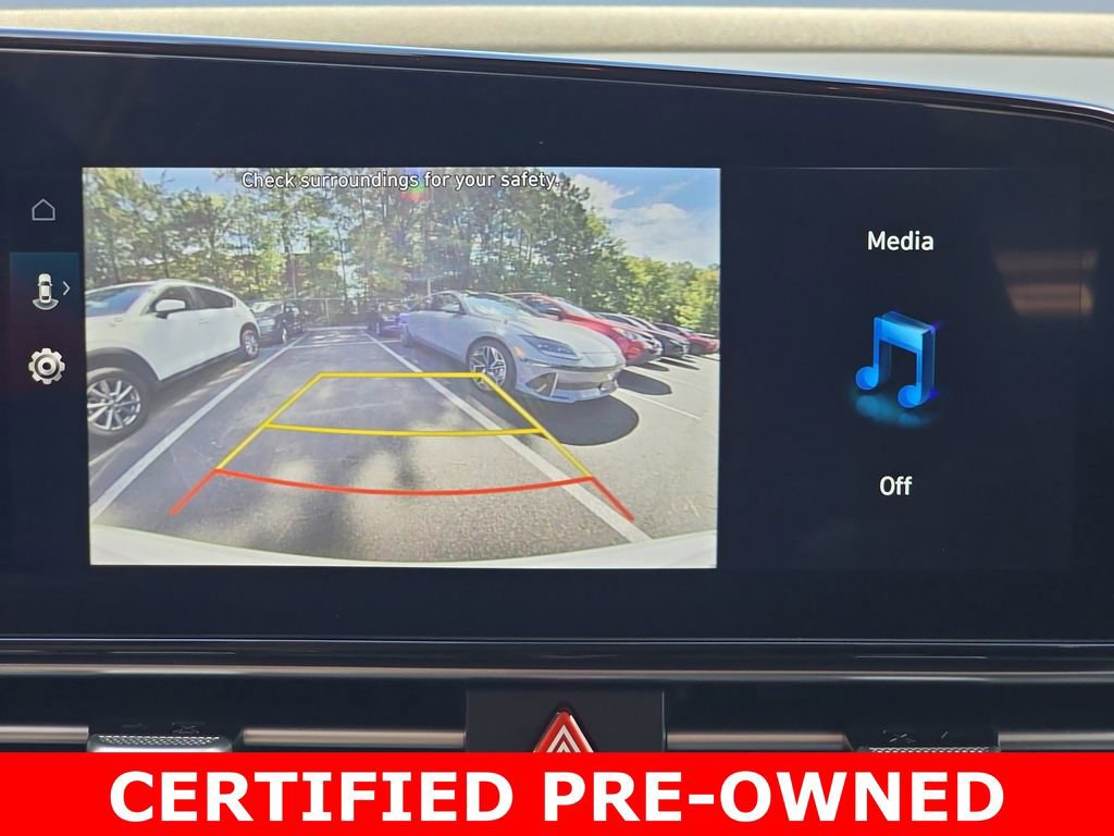 Used 2025 Hyundai Elantra Limited image 22