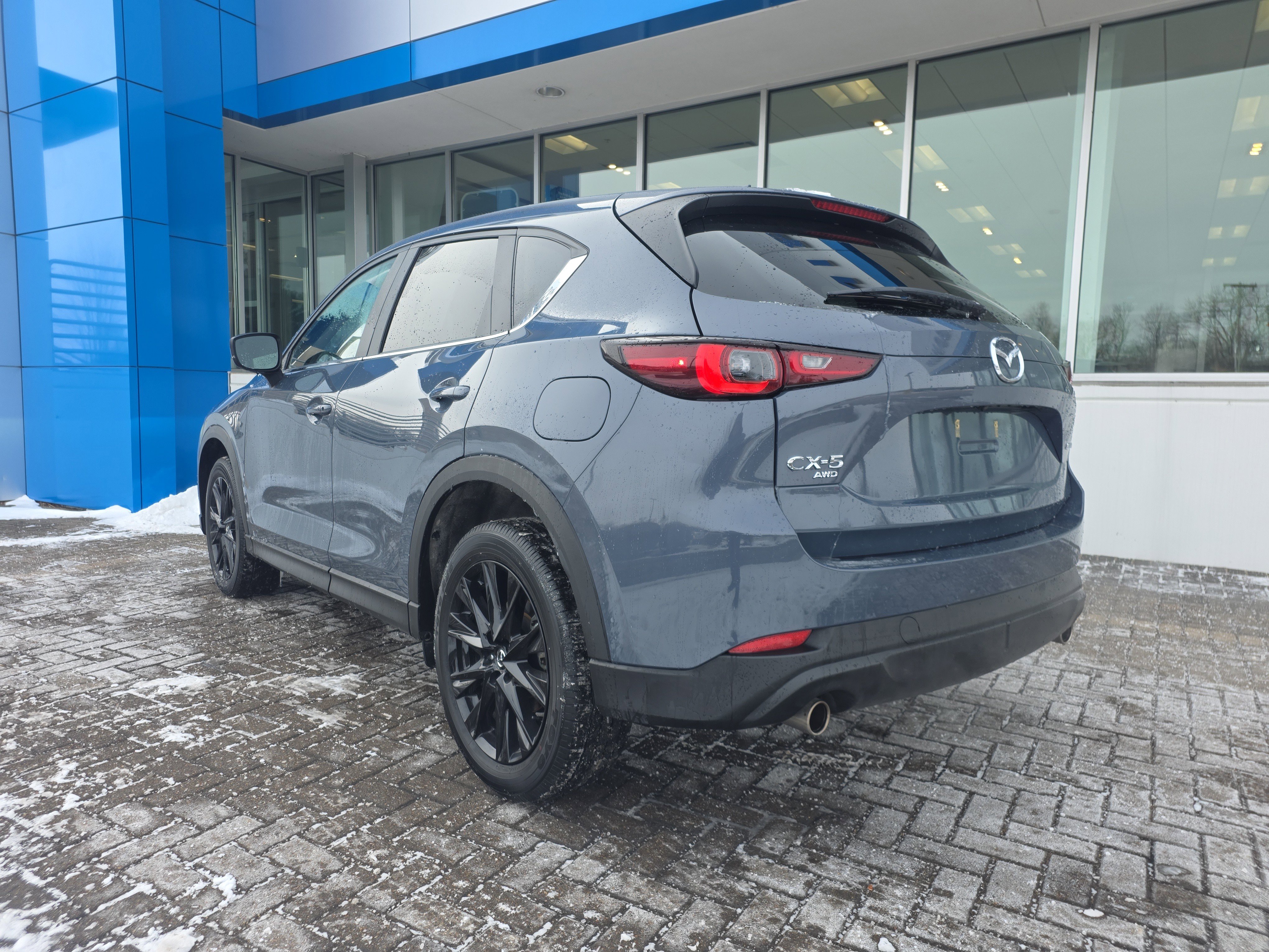 Used 2025 MAZDA CX-5 Carbon Edition image 3