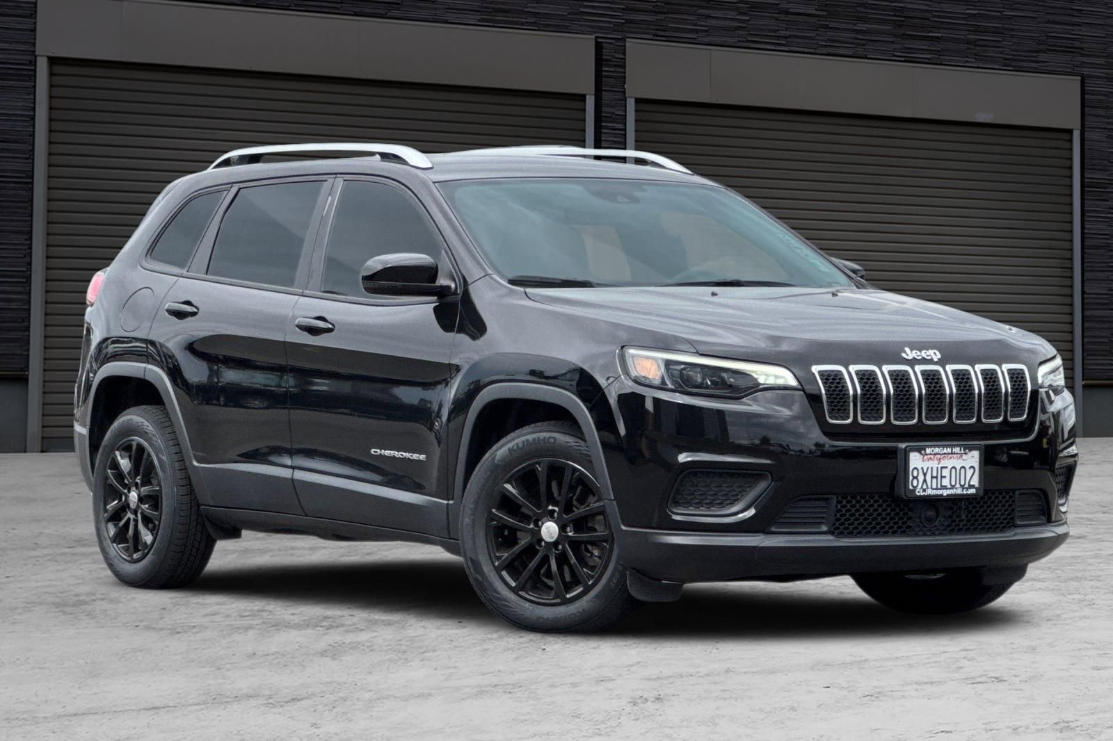 Used 2021 Jeep Cherokee Latitude FWD image 2