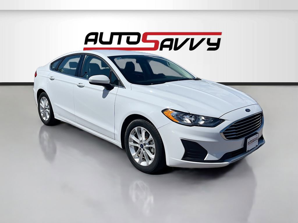 Used 2019 Ford Fusion SE FWD image 1