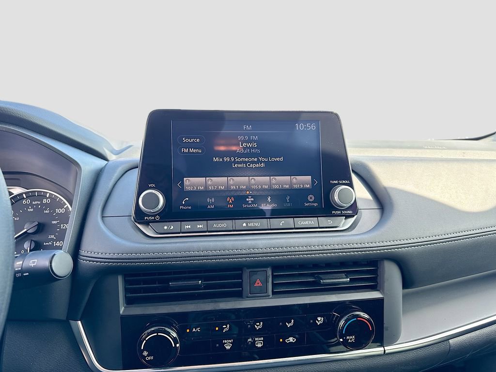 Used 2025 Nissan Rogue S image 26