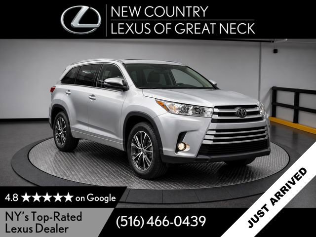 Used 2017 Toyota Highlander XLE AWD/4WD image 1