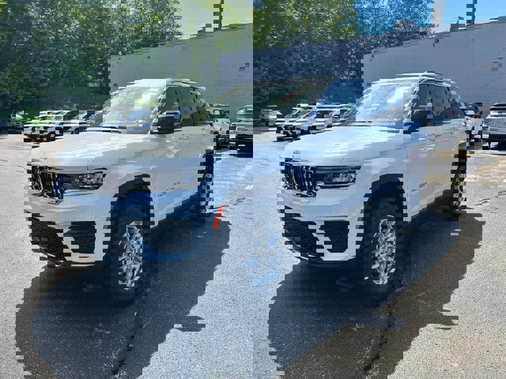 New 2025 Jeep Grand Cherokee Laredo X w/ Luxury Tech Group I