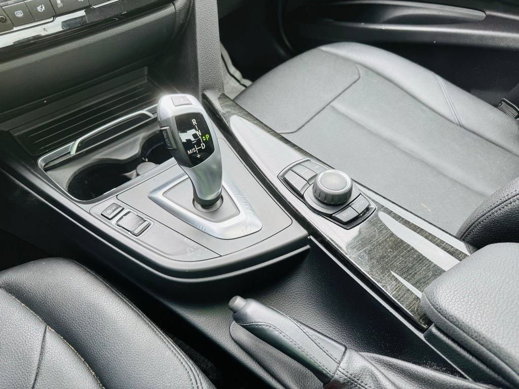 Used 2018 BMW 320i Sedan w/ Convenience Package RWD image 23