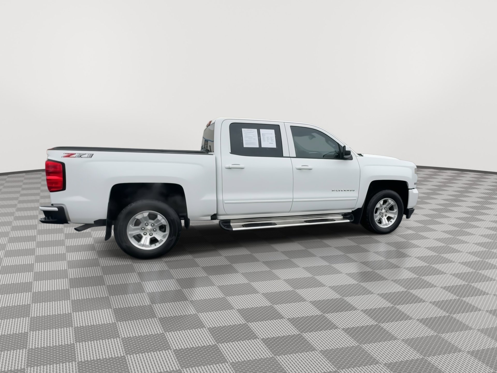 Used 2018 Chevrolet Silverado 1500 LT w/ All Star Edition image 9