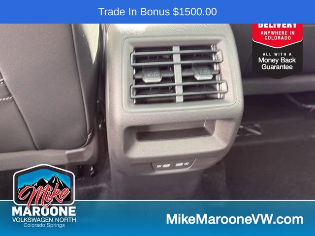 Used 2025 Volkswagen Tiguan SE R-Line image 16