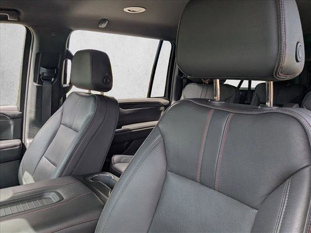 Used 2022 Chevrolet Suburban RST w/ Luxury Package image 18